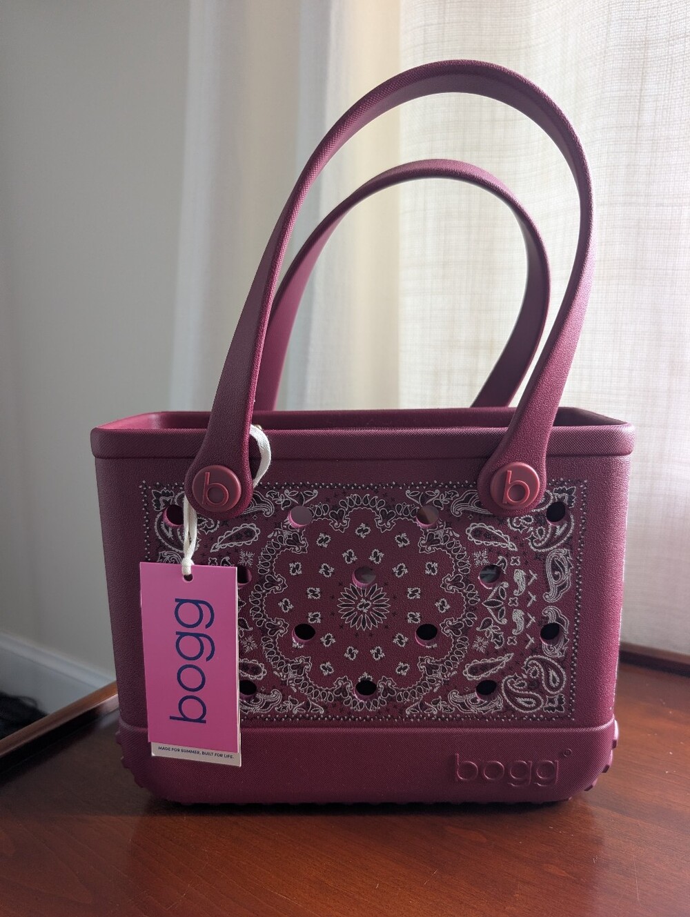 NWT Bitty Bogg Bag – Bandana Mulled Wine